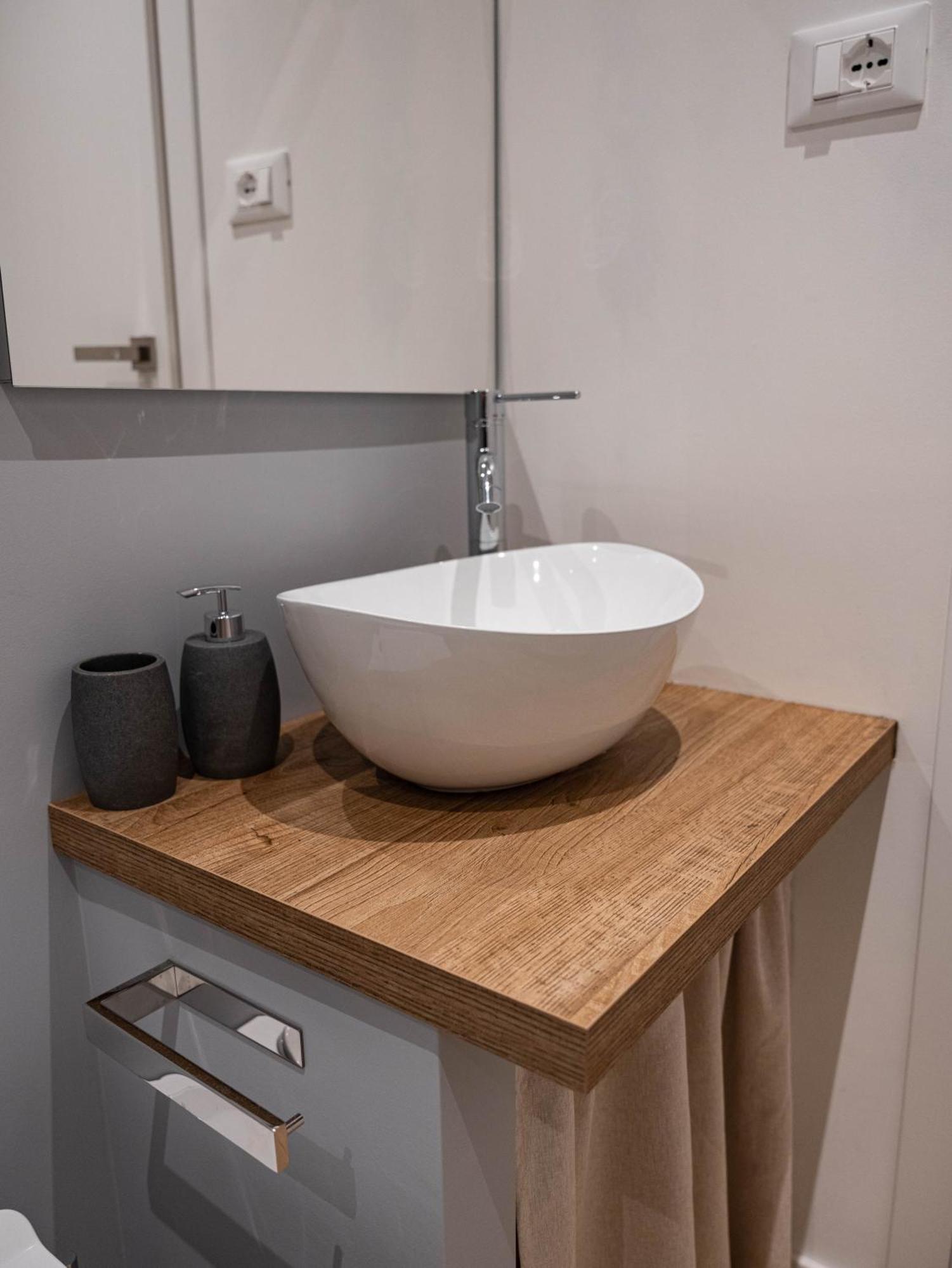 Moor Assarotti Suites - Genova City Center Bagian luar foto