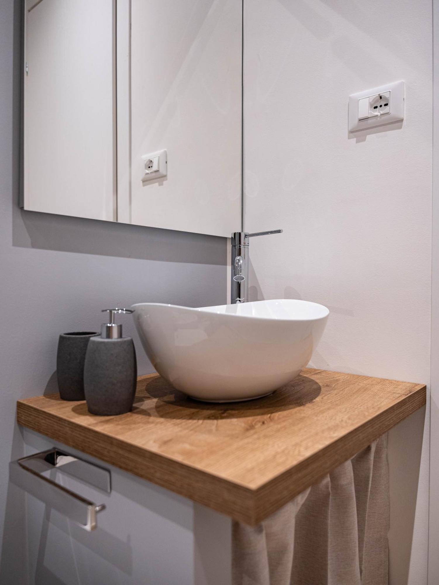 Moor Assarotti Suites - Genova City Center Bagian luar foto